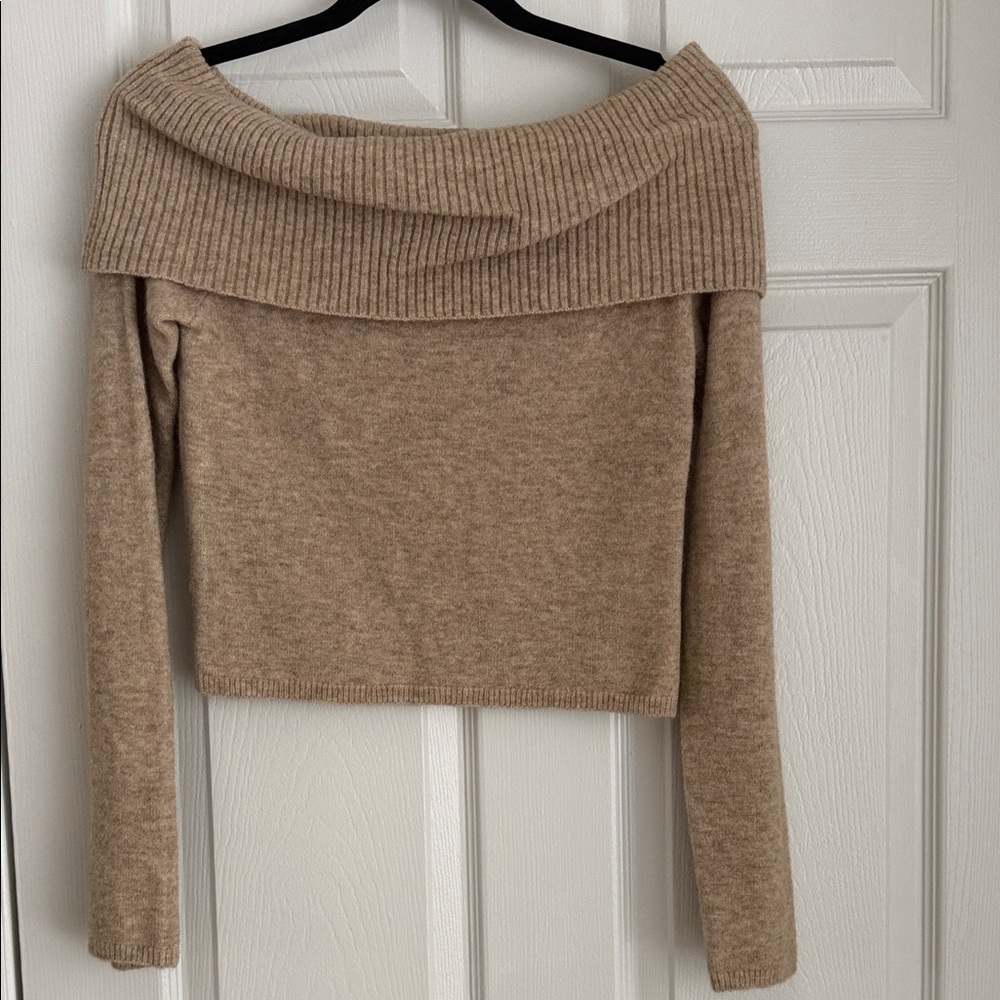 NWT Aritzia babaton bustle off the shoulder sweater